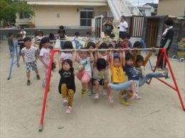 新しい遊具がやってきました 西野山保育園